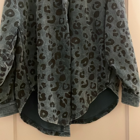 NWT Vici for Bibi leopard spot oversized corduroy style shacket jacket - Picture 7 of 8